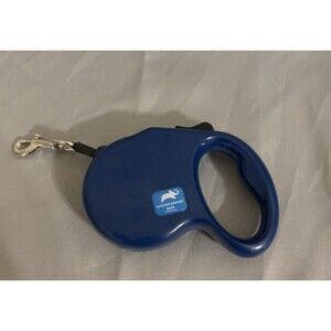 Animal Planet Pets Retractable Leash 10 ‘ Brake & Lock System For up to 66Lbs